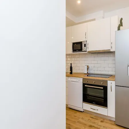 Apartment Moon River