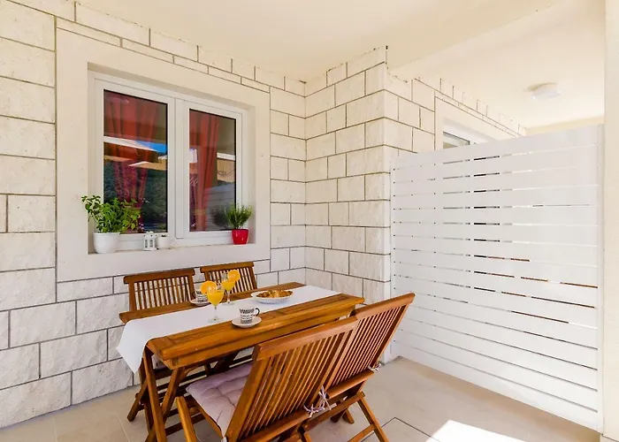 Moon River Apartament *